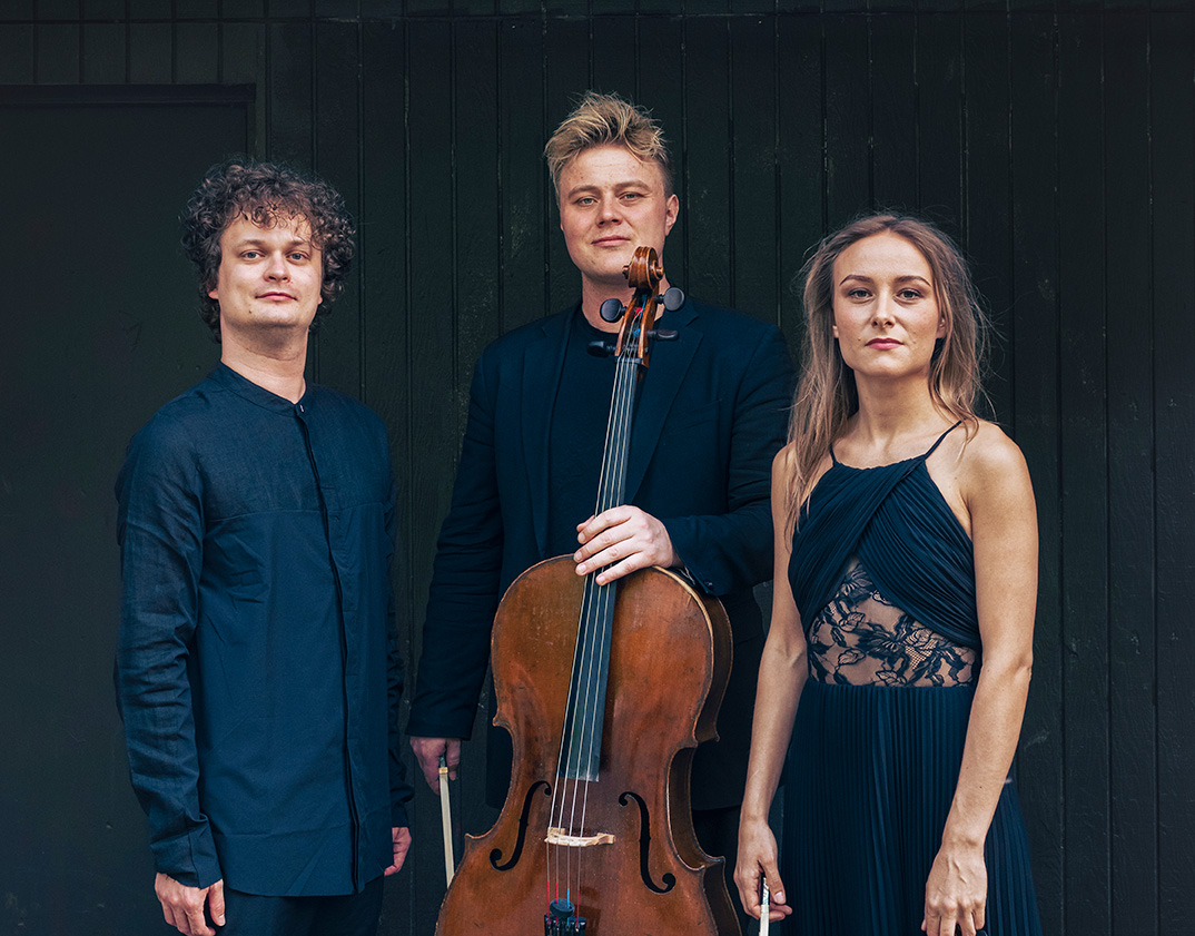 Porträtt av Trio Theros